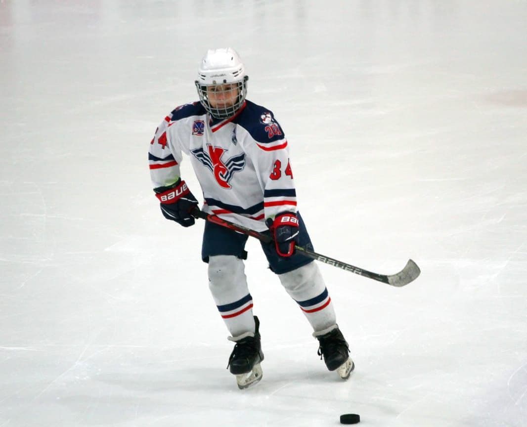 R hockey. Михаэль Байндль хоккеист. Нападающий в хоккее. 39 Хоккей хоккей. Рогов хоккей.